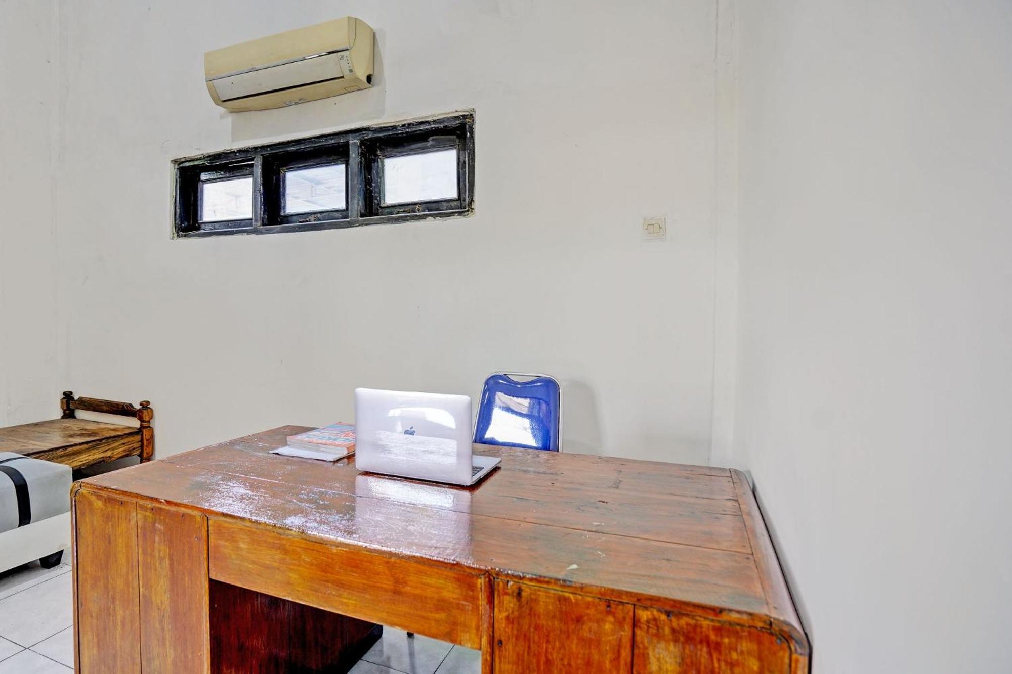 Oyo Life 93037 Nova Jaya Homestay Syariah Lamongan Exterior foto