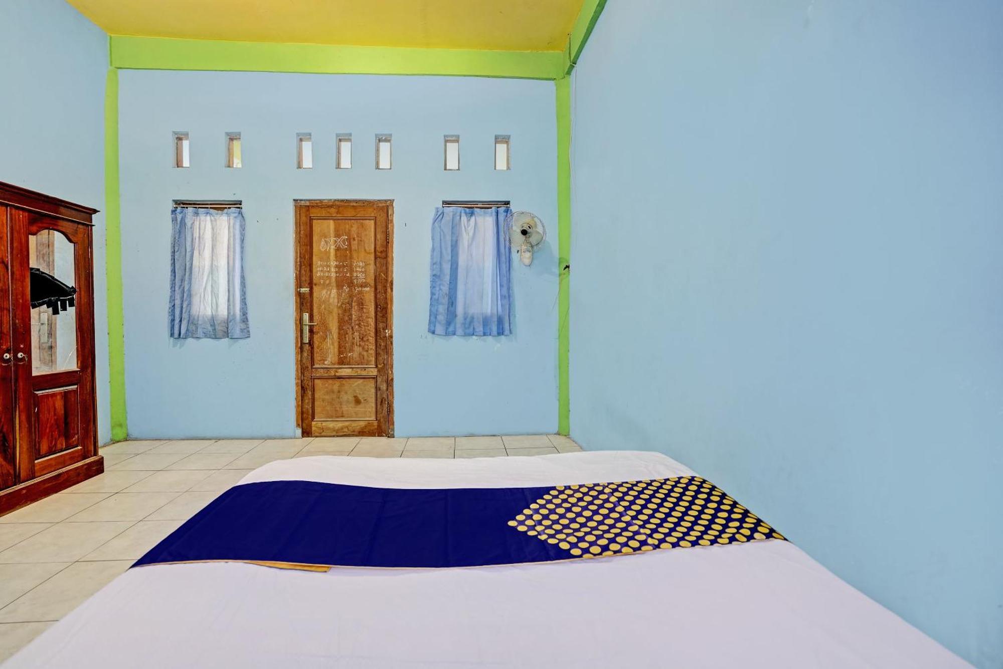 Oyo Life 93037 Nova Jaya Homestay Syariah Lamongan Exterior foto